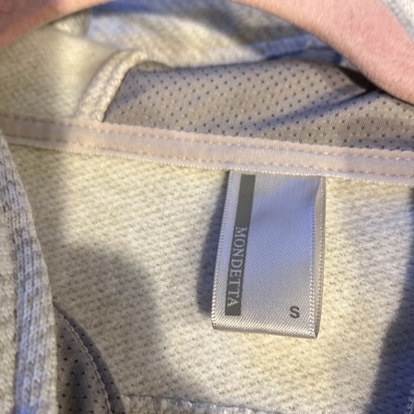 Mondetta HOODIE WITH EMBROIDERY ON HOOD. Size small - Picture 6 of 6